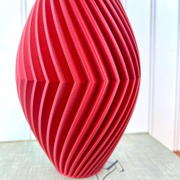 Modern Geometric Vase, The Soko Vase, Twisted Geometric Design, Sleek Minimalist - Picture 3 of 9